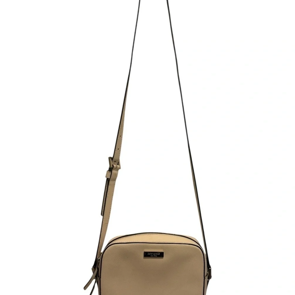 Kate Spade cream color Cross body bag I. Great construction